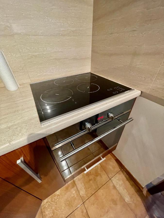 Raven Metro Fast Wifi 70'Tv Netflix Hbomax Appletv Appartement Warschau Buitenkant foto